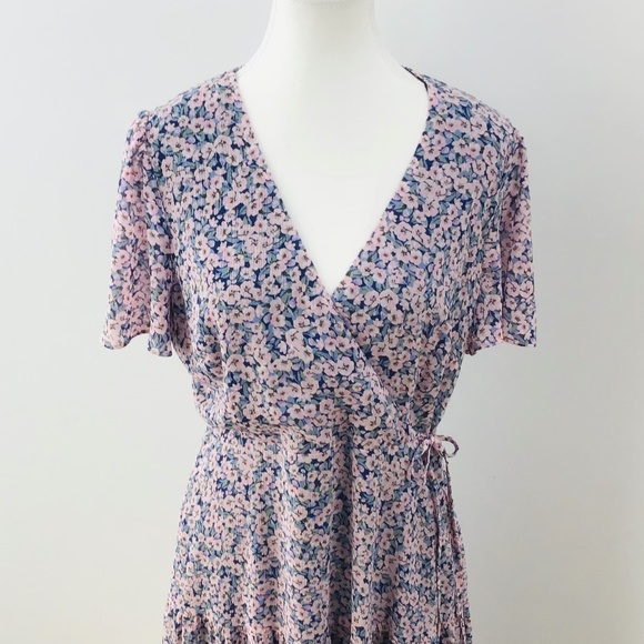 TOKITO size 12 tieren floral maxi dress with sbort sleeves and wrap front - Picture 2 of 9